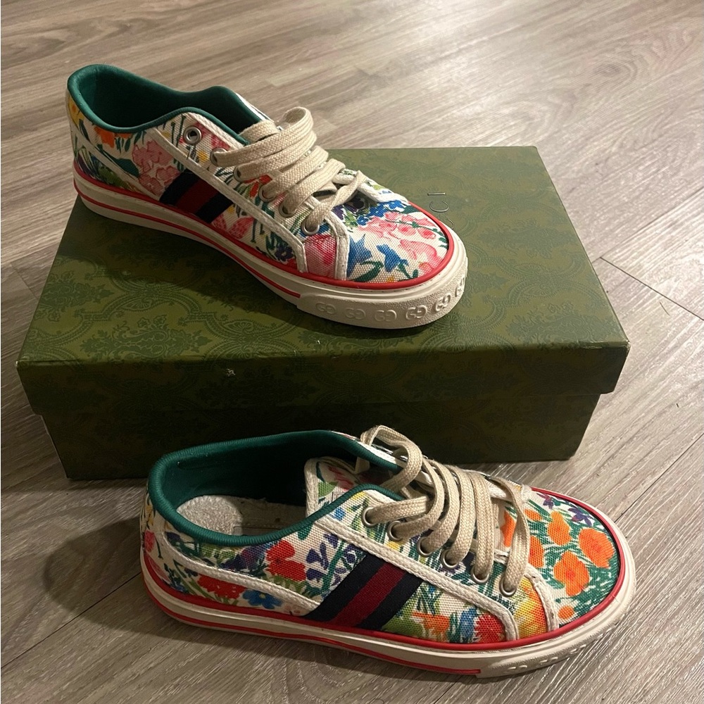 Floral print Gucci Tennis 1977 Sneakers/ Trainers. 100% AUTHENTIC with box.